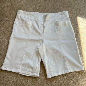 Westbound Crisp White Women's Bermudas